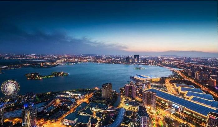 中国最新十大城市排名, 上海居榜首